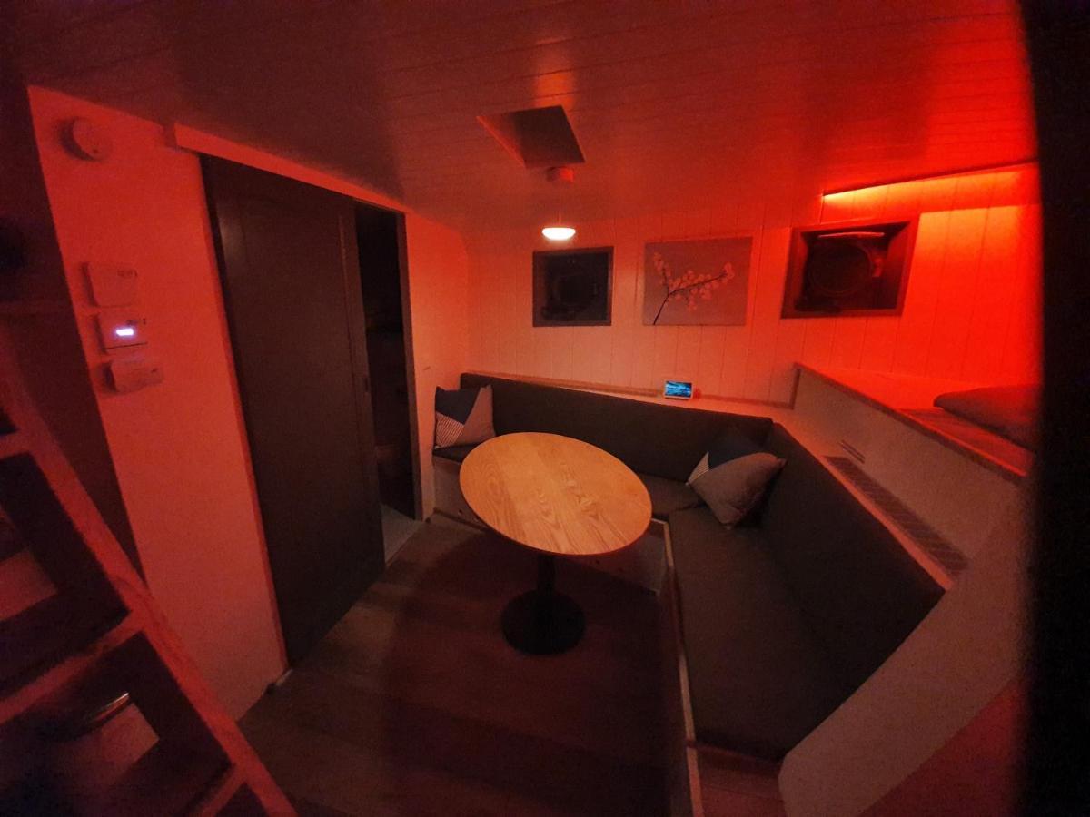Hotel De Coaster & Aquarium Ponton Rotterdam Zewnętrze zdjęcie