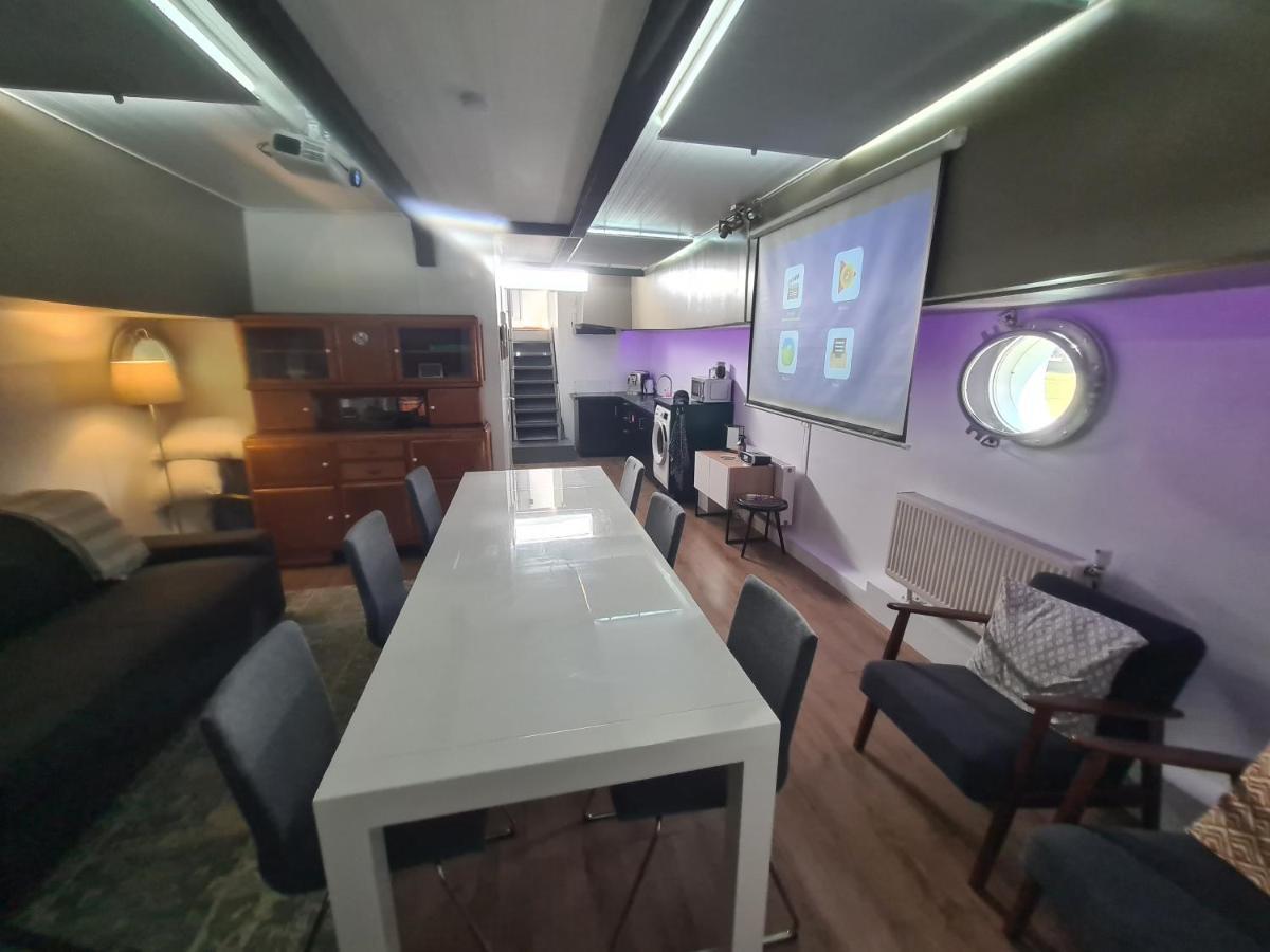 Hotel De Coaster & Aquarium Ponton Rotterdam Zewnętrze zdjęcie